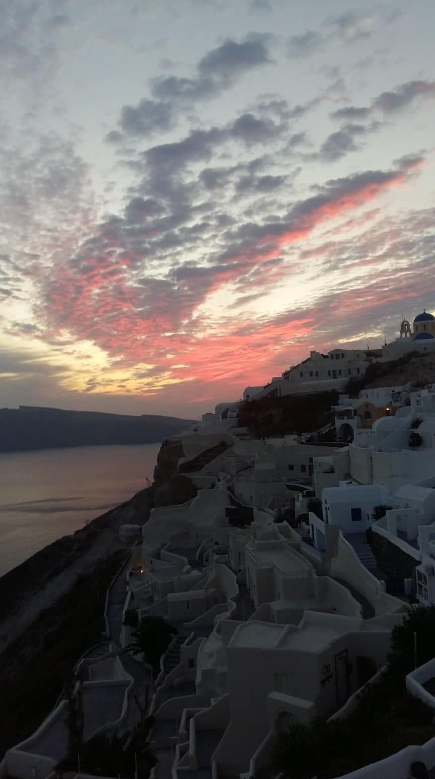 Sunset over Oia and the Santorini caldera